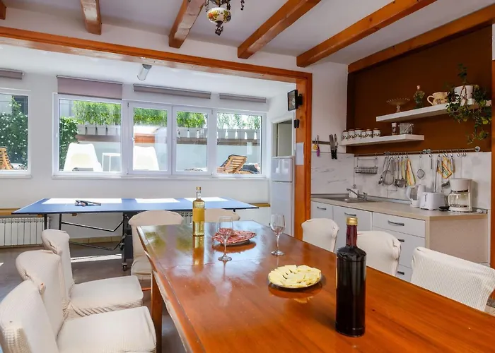 Monte Magno Βίλα Πούλα