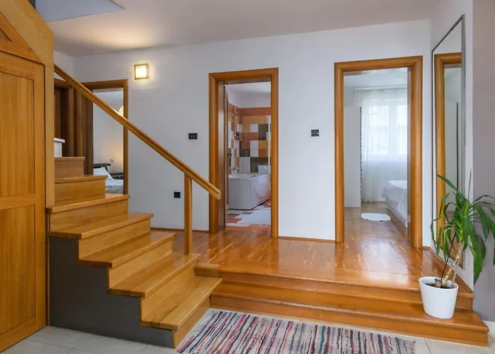 Monte Magno Βίλα Πούλα